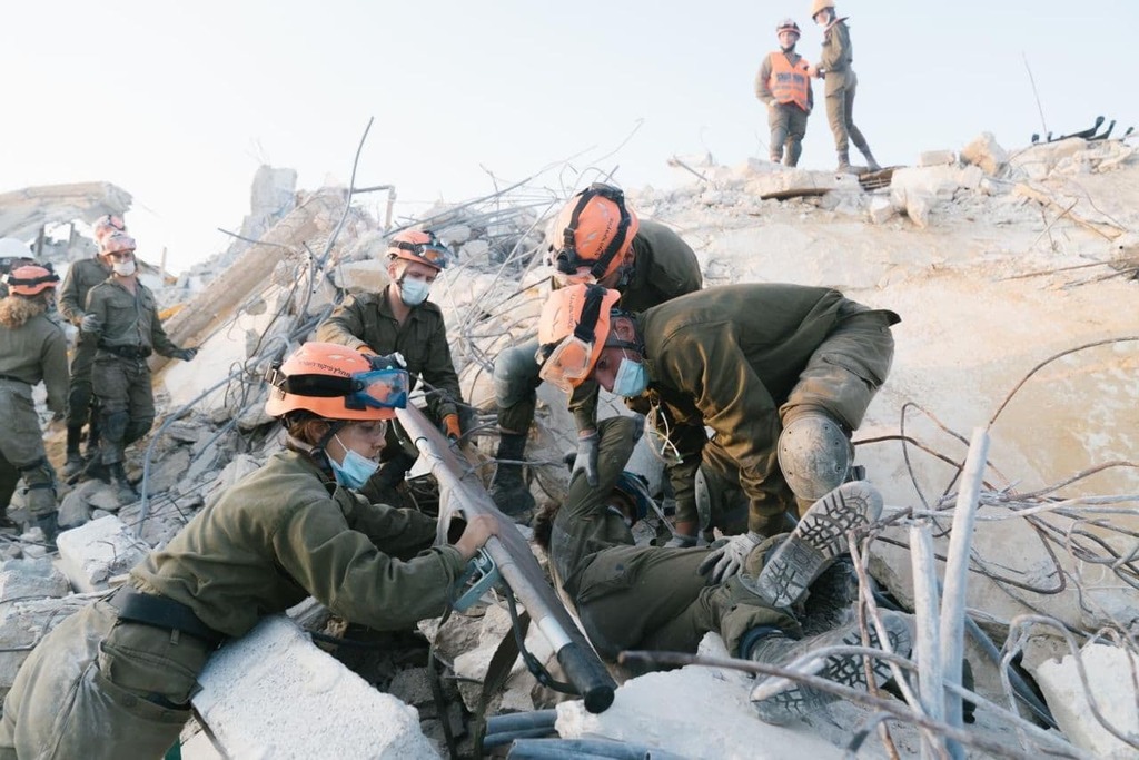 כוחות פיקוד העורף באימון במלון ההרוס