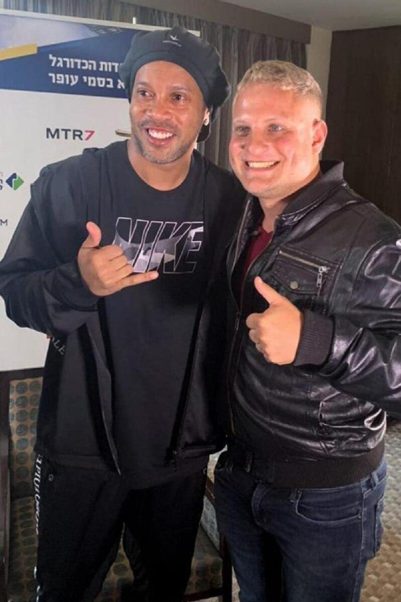 "הייתי מאוד רוצה שאתר 'שווים' יהיה פלטפורמה להשתלבות בתקשורת, מקפצה". אורי יצחקי עם רונלדיניו אורי יצחקי