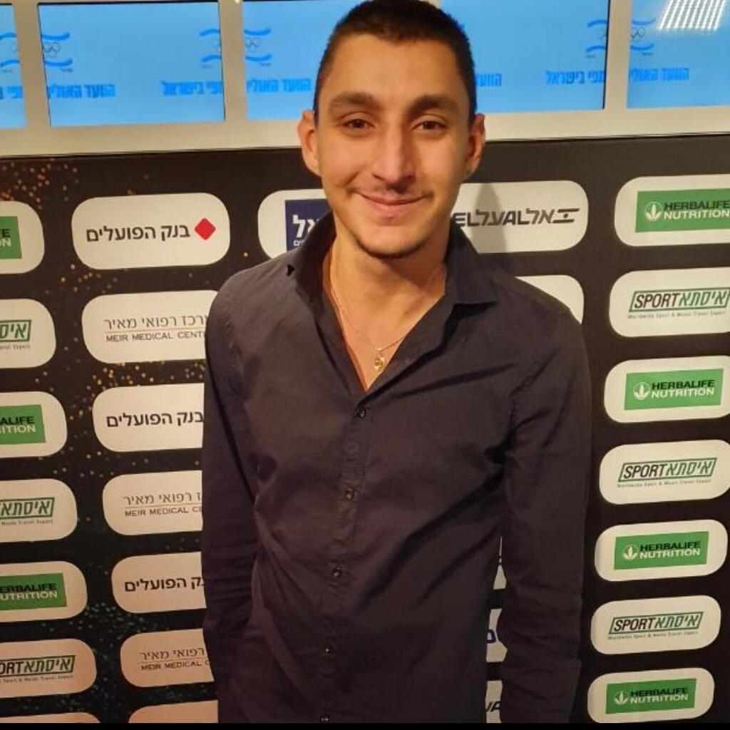 "אני קם כל בוקר בשליחות אמיתית כדי לעזור לאנשים שצריכים את העזרה והתייאשו מהמערכות הביורוקרטיות שלנו". אביחי חיים בת אל מור