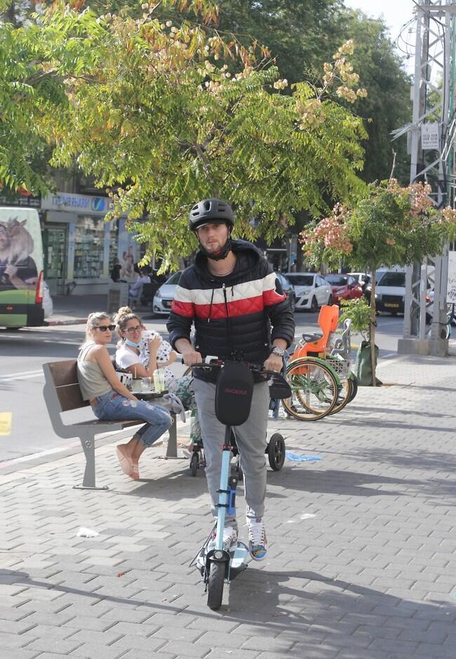 יכול לנסוע בעיניים עצומות (צילום: מוטי לבטון) יכול לנסוע בעיניים עצומות