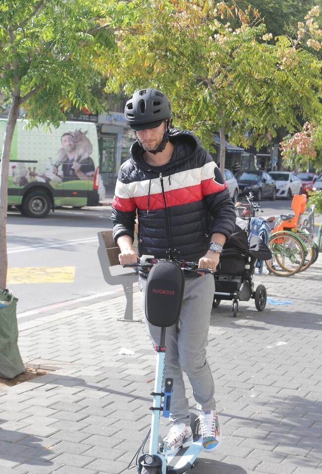 לא רואה אותנו (צילום: מוטי לבטון) לא רואה אותנו