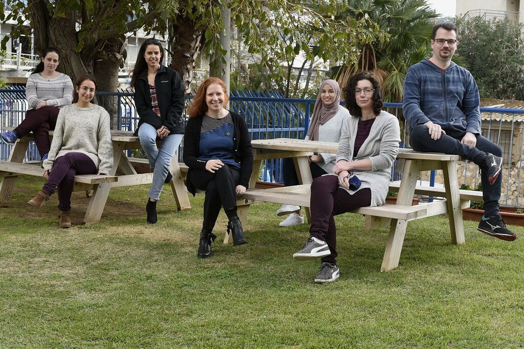 מימין לשמאל: אנטולי מלר, פלוניה לוי-אדם, תהאני קדח, רעות שלגי, אמל יוניס, שני הדר וכנרת רוזלס-שרגנהיים