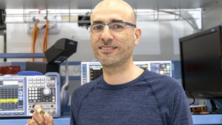 גל בסון