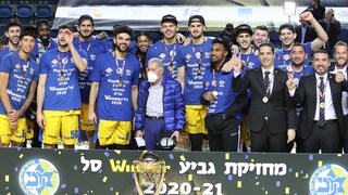 מכבי ת"א חוגגת את הזכייה