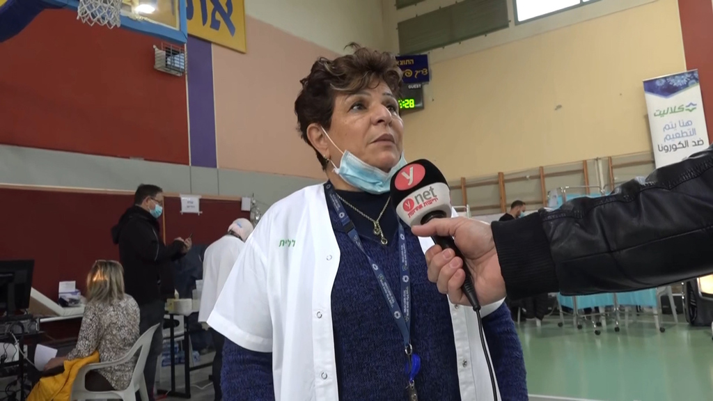 אלף מתחסנים ביום. ד"ר כלתום (צילום: אביהו שפירא) חיסונים ללא תורים ותעדוף בשפרעם