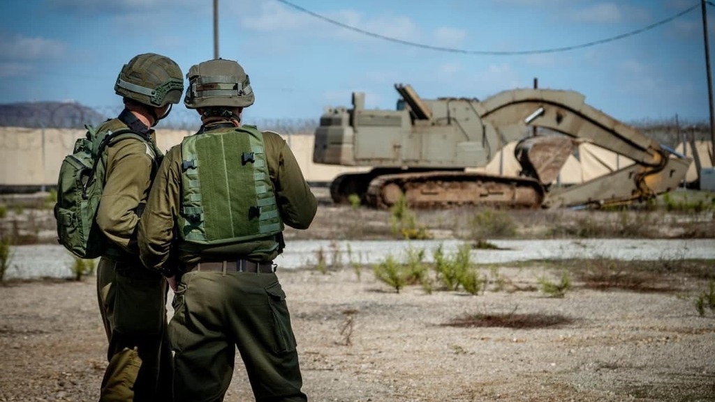 לוחמי צה"ל, ארכיון (צילום: דובר צה"ל) פעילות כוחות צה"ל בזירת המטענים שנחשפה סמוך לגדר הגבול עם סוריה