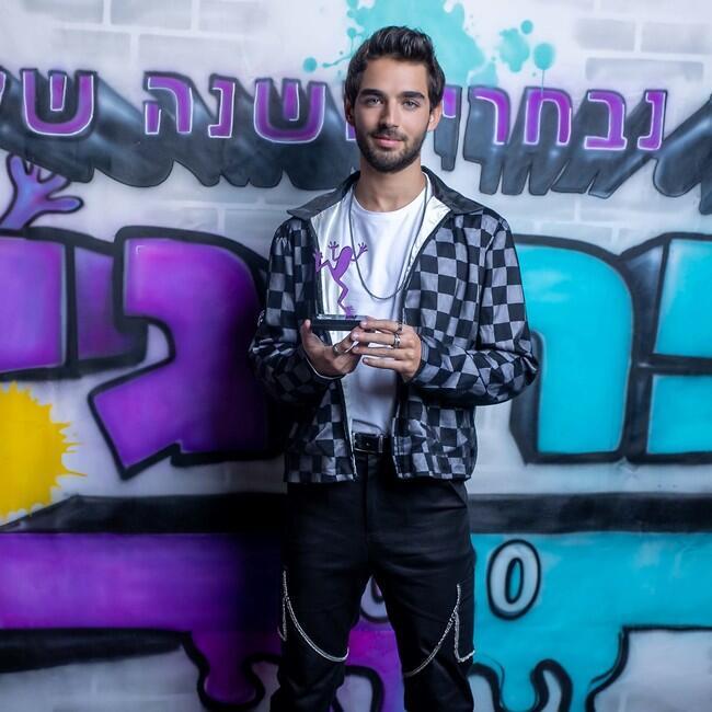 אליל נעורים. עומר חזן