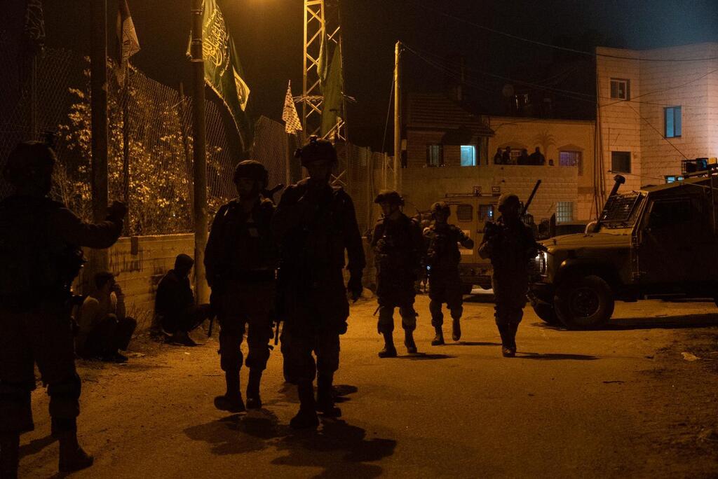פעילות כוחות צה"ל בכפר דיר ניזאם (צילום: דובר צה"ל ) פעילות כוחות צה"ל בכפר דיר ניזאם