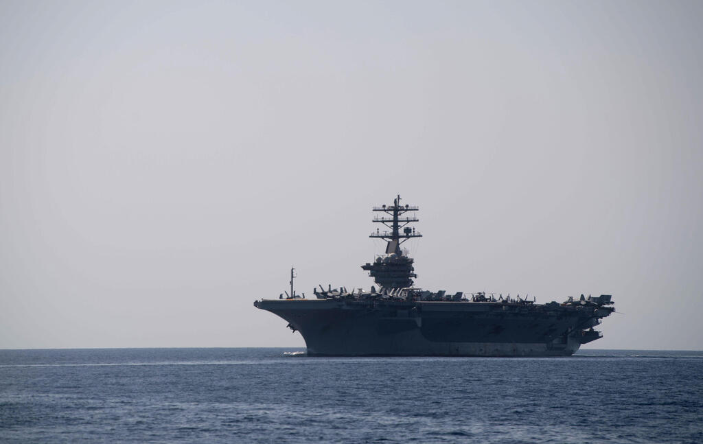 USS Nimitz  נושאת מטוסים של ארה"ב שהוצבה באזור המפרץ הפרסי
