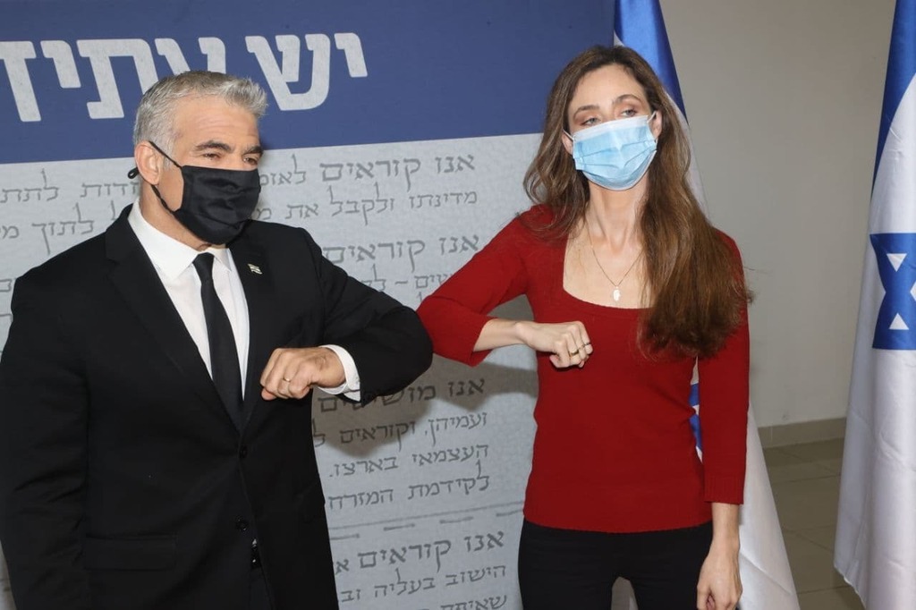 יאיר לפיד ומירב כהן (צילום: מוטי קמחי) יאיר לפיד ומירב כהן