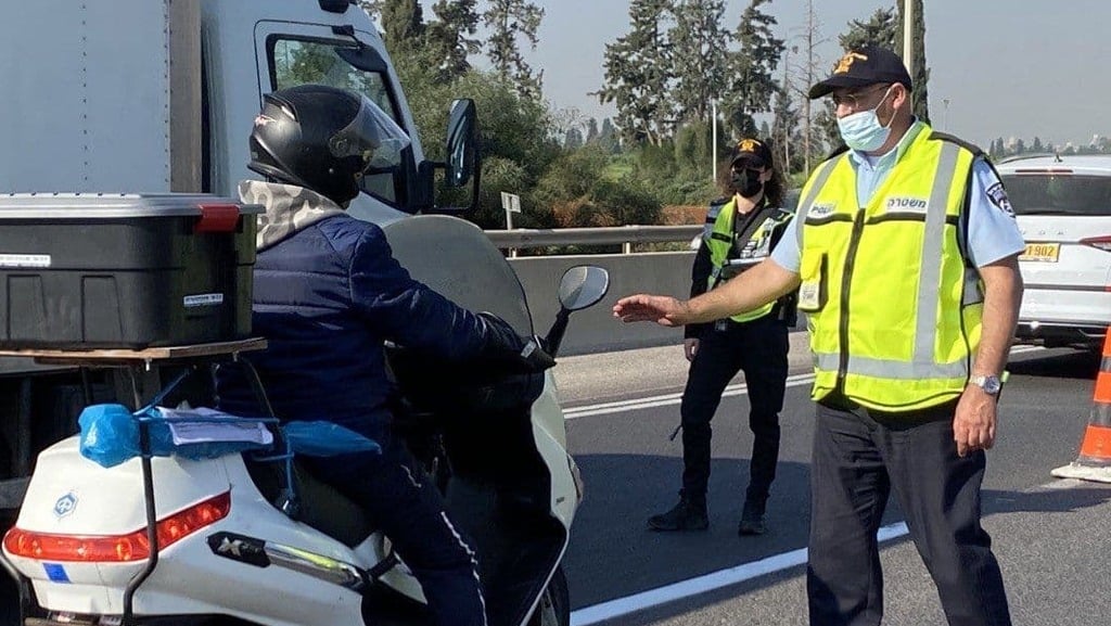 מחסומי משטרה ואכפית הסגר השלישי בתל אביב