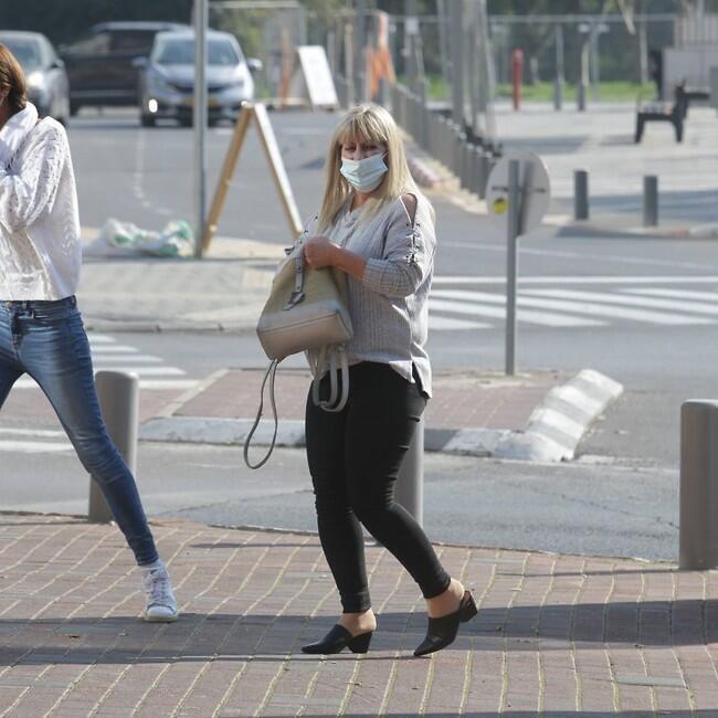 כבר הספיקה להתעדכן שיש שוב פעם בחירות. רונית לוי ביום שאחרי ההדחה מהאח הגדול