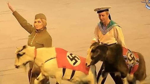 רוסיה קרקס עיזים עז צלב קרס נאצי