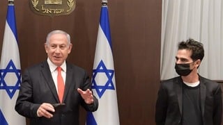 ראש הממשלה בנימין נתניהו ואביב גפן מסכמים את מתווה הסיוע לתחום התרבות