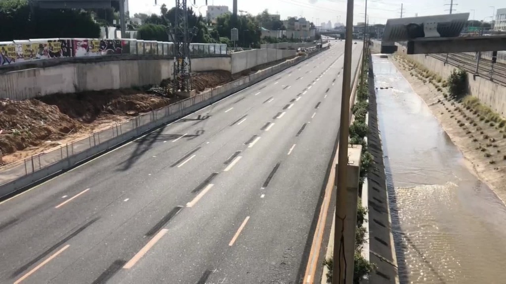 איילון סגור לתנועה. שנה של סגרים (צילום: נדב אבס) כבישי איילון ריקים בסגר