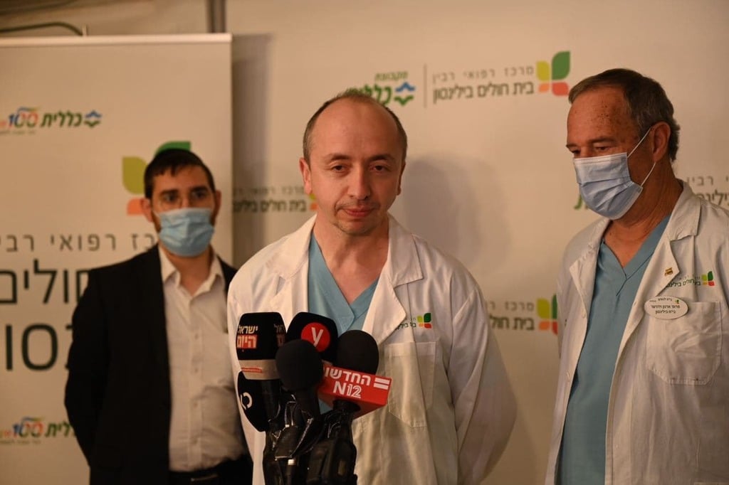 מנהל טיפול נמרץ קורונה בבית החולים בילינסון, ד"ר איליה קגן (צילום: נדב אבס) מנהל טיפול נמרץ קורונה בבית החולים בילינסון ד"ר אליה קגן