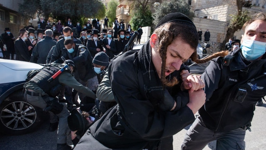 עימותים בין כוחות משטרה לחרדים בשכונת סנדריה בירושלים
