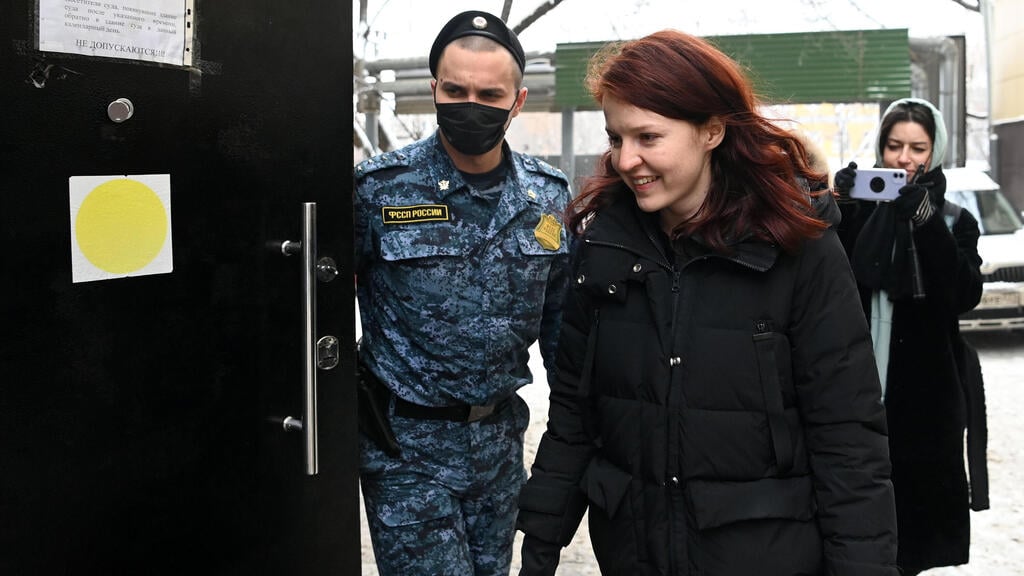 מעצר הדוברת של נבלני, קירה ירמיש (צילום: AFP) מעצרה של הדוברת של נבלני, קירה ירמיש