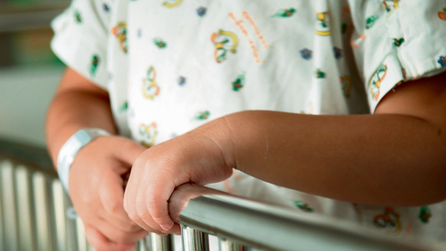 זינוק חד: יותר צעירים נדבקים בנגיף