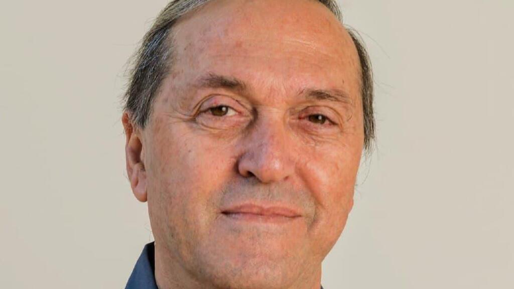 "שילוב של רמת מוכנות נמוכה עם רמת שאלות גבוהה". מנשה לוי מנשה לוי