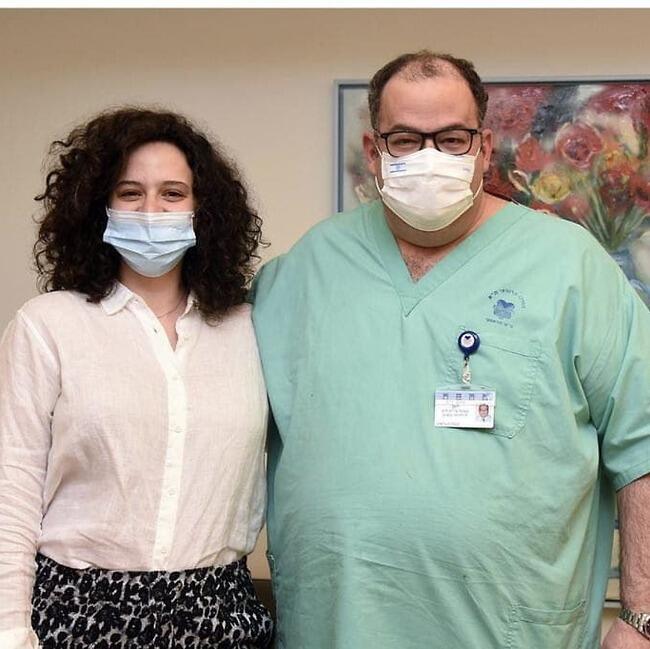 העיקר נפרדתם ברוח טובה. גדעון ופרופ' יריב יוגב (צילום: מירי גטניו) העיקר נפרדתם ברוח טובה. גדעון ופרופ' יריב יוגב