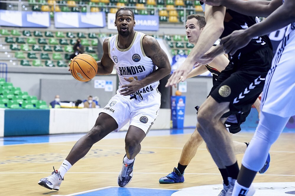 בל (צילום: FIBA PHOTO) ג'יימס בל