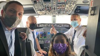 קפטן הנבחרת עדן רוטברג וקפטנים הטיסה גל פלביץ וטל בינת