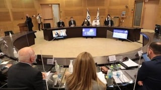 ח"כ דוד ביטן מגיע לכנסת להגיש את רשימת הליכוד לועדת הבחירות המרכזית