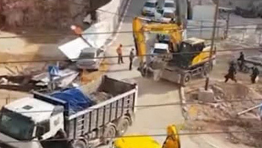 חרדים תקפו והבריחו פועלים מאתר הרכבת הקלה בי-ם