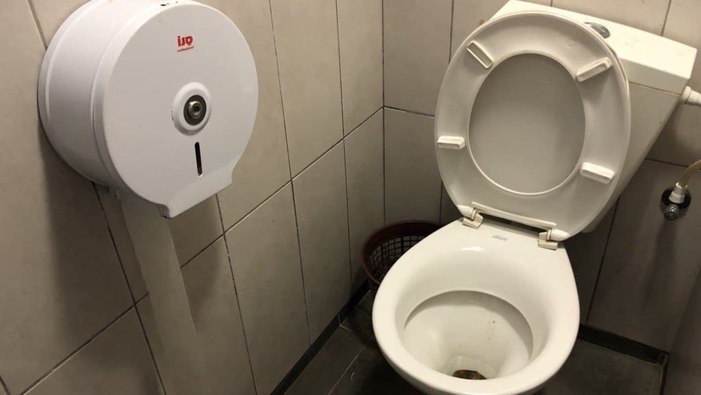 צילום: גיל יוחנן השירותים הציבוריים בשוק מחנה יהודה