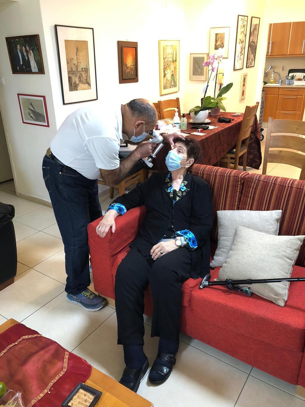 מתנדבי העמותה קיימו ביקורי בית אצל עשרות קשישים מבאר שבע עד קריית שמונה עמותת לראות