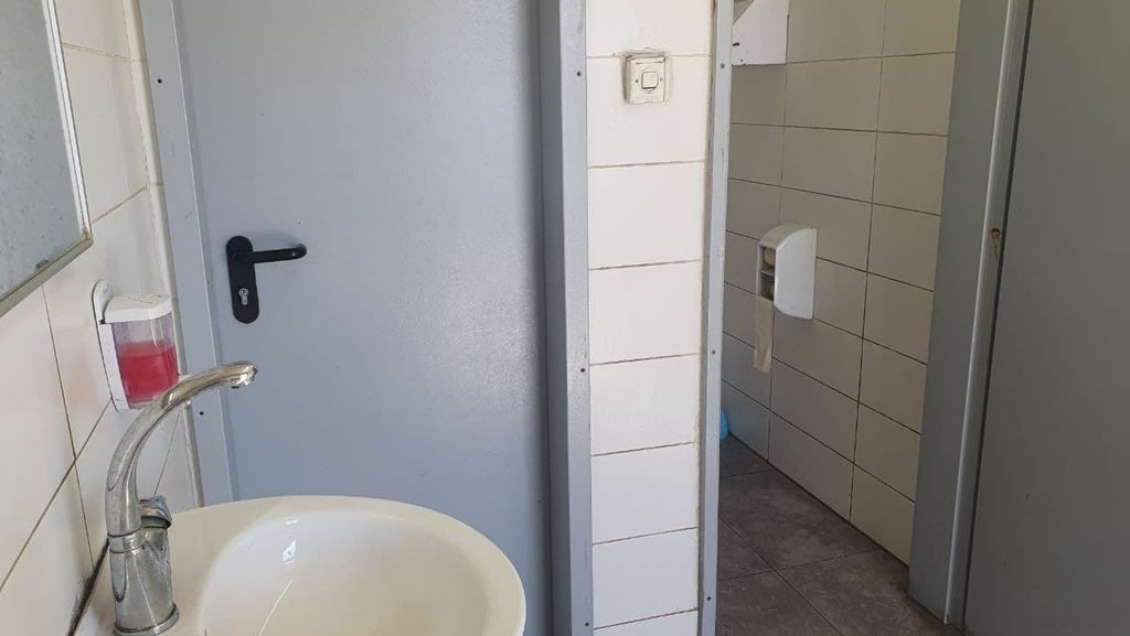 צילום: בראל אפרים השירותים הציבוריים בשוק העירוני בבאר שבע