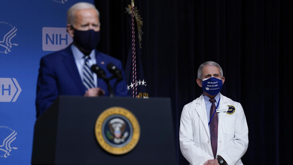 Dr. Fauci listens to U.S. President Joe Biden speak during a visit to the Viral Pathogenesis Laboratory at the National Institutes of Health (Photo: AP) President Joe Biden speaks during a visit to the Viral Pathogenesis Laboratory at the National Institutes of Health