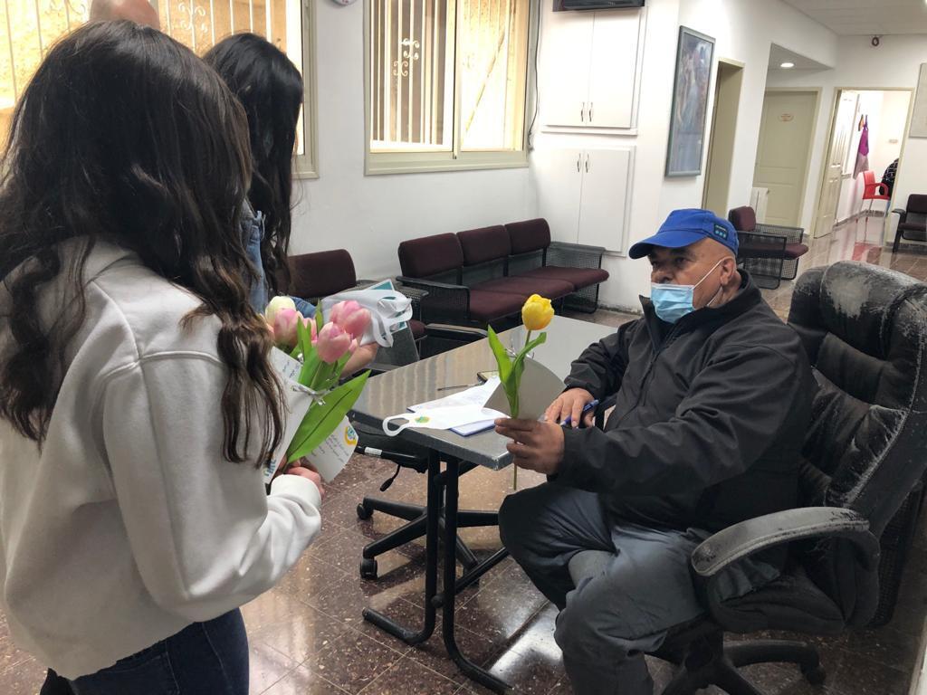 מד"צים בית ג'אן אומרים תודה לעובדי הרווחה (באדיבות 'נוער לתת') בני נוער אומרים תודה לנותני שירות