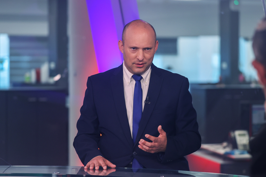 "אצלי החרדים לא יהיו בעלי הבית". נפתלי בנט באולפן ynet (צילום: יריב כץ) נפתלי בנט