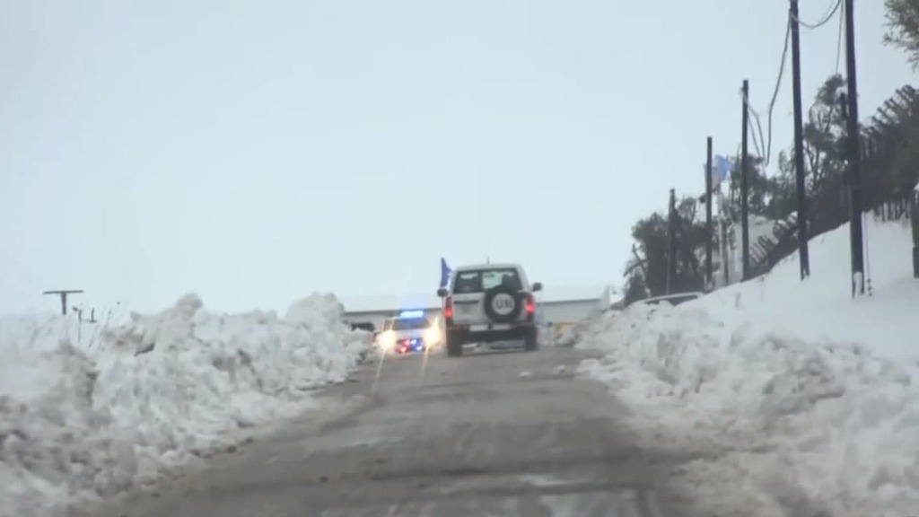 UN vehicle on the Syria-Israel border (Photo: Avihu Shapira ) כחלק מהעסקה לשחרור הישראלית: רועי צאן שחצו את הגבול הוחזרו לסוריה