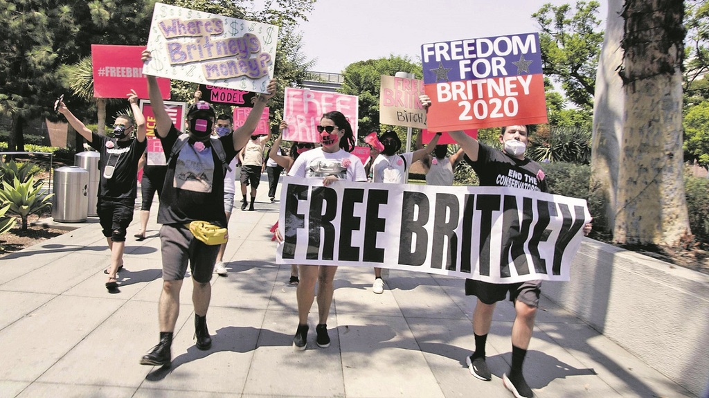 מעריצים של בריטני ספירס מפגינים למען שחרורה