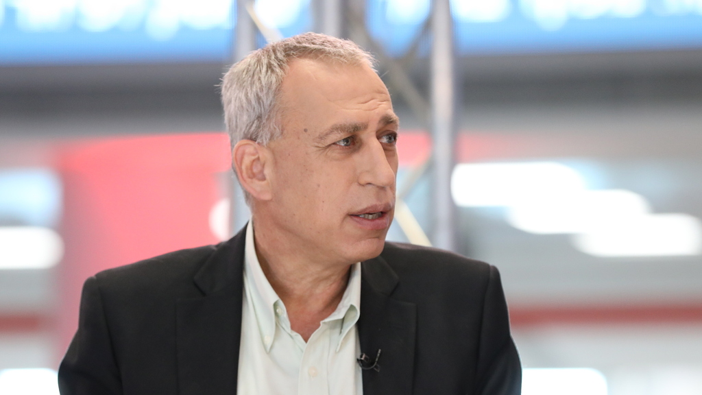 פרופ' נחמן אש בריאיון אולפן ynet