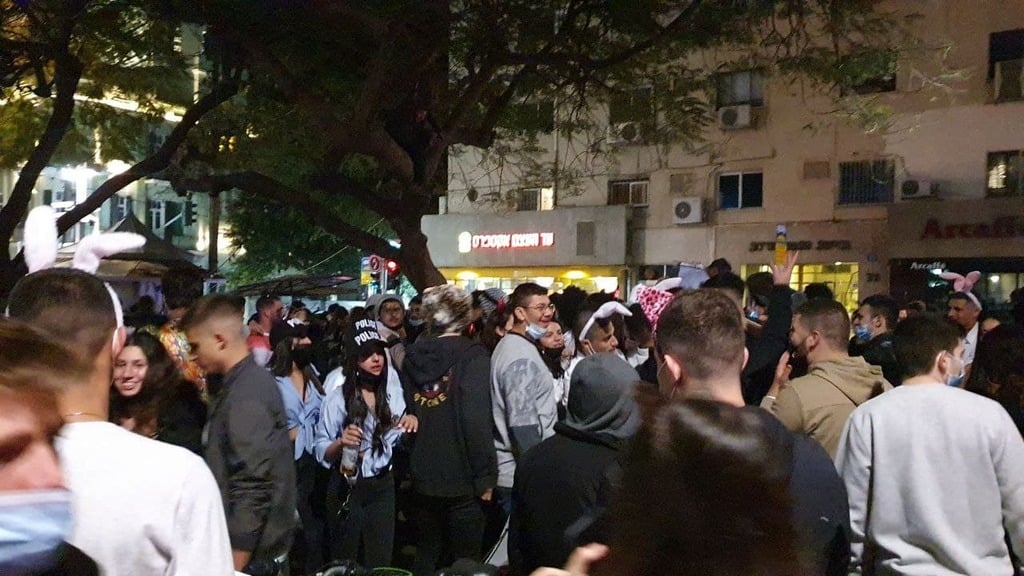 מסיבת פורים בשדרות רוטשילד מסיבת פורים ברוטשילד