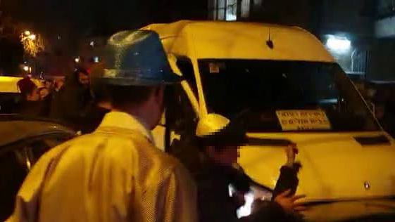 מיניבוס דרס אדם ברחוב החומה השלישית בירושלים