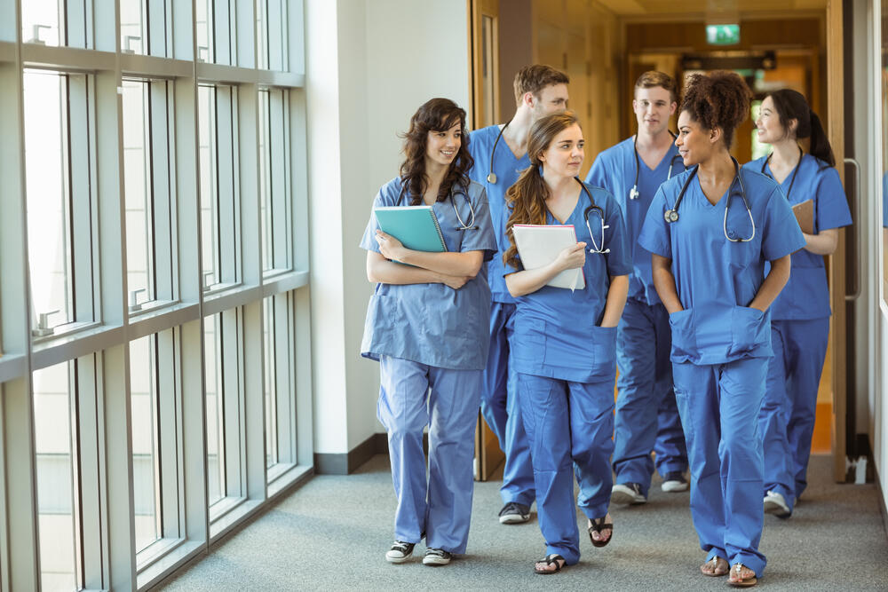 Medical students (Photo: Shutterstock) סטודנטים לרפואה