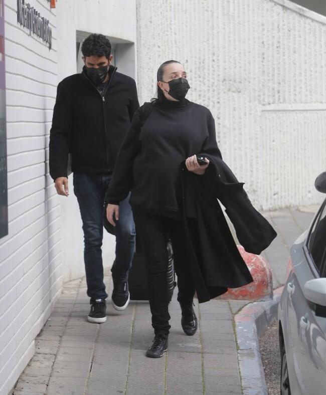 רק עכשיו עשיתם צ'ק אין! צחי הלוי ולוסי אהריש (צילום: מוטי לבטון) רק עכשיו עשיתם צ'ק אין! צחי הלוי ולוסי אהריש