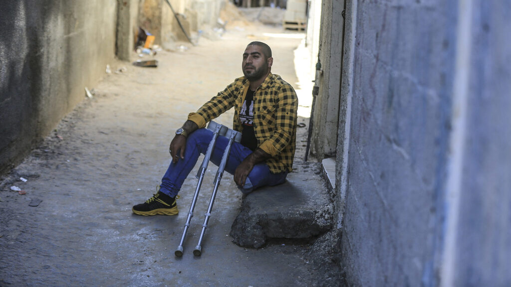 33-year-old Mohammad al-Ahras, who lost his left leg when IDF troops fired on demonstrators during the 2018-19 Gaza border protests, is seen in Gaza City, March 3, 2021 (Photo: Getty Images) 33-year-old Mohammad al-Ahras, who lost his left leg when IDF troops fired on demonstrators during the 2018–2019 Gaza border protests, is seen in Gaza City, March 3, 2021