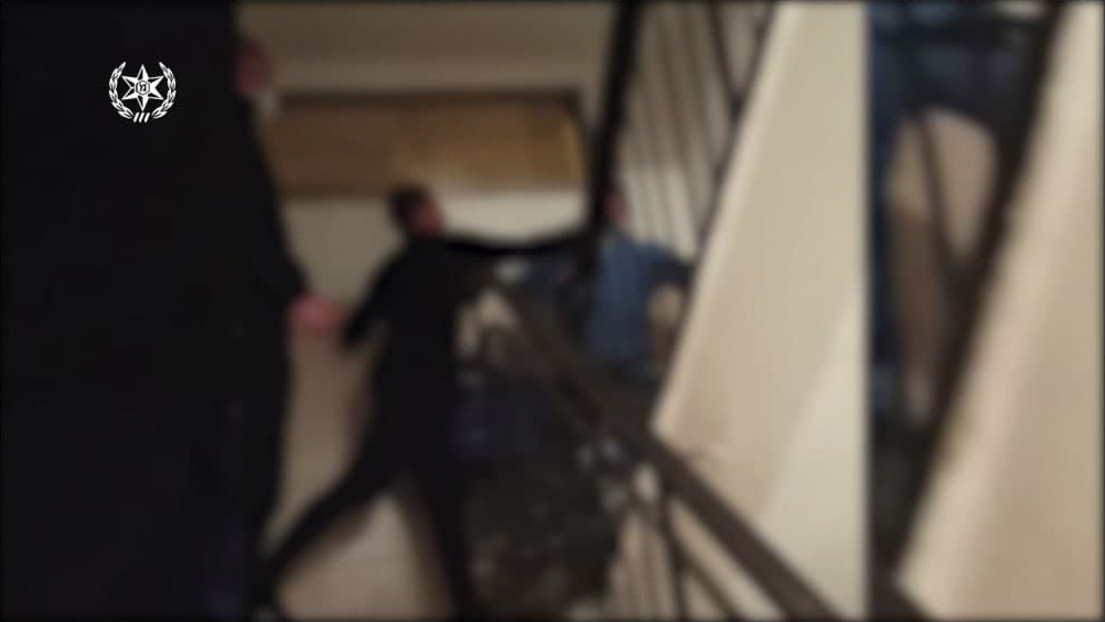 צילום: דוברות המשטרה קטינים תוקפים פועלי בניין סינים