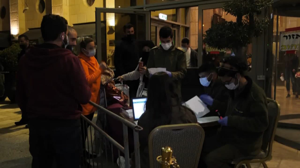 צילום: אלי מנדלבאום החל מחצות, השוהים במלונית קורונה יכולים לצאת לבידוד ביתי