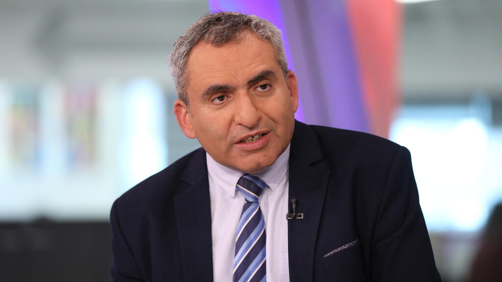 90% מהסיוע בהלוואות לדיור שמעניק משרד הבינוי והשיכון הולך לגברים. השר אלקין (צילום: הדר יואביאן) זאב אלקין בריאיון באולפן