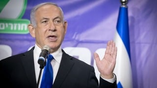 רה"מ נתניהו ושר הבריאות אדלשטיין עם המתחסנת ה-5 מיליון 