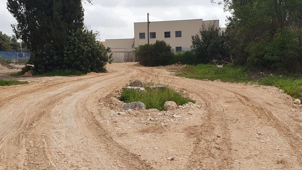 צילום: ליהי קרופניק בית הספר "שפרירים" המחודש בקריית חיים אשר עדיין לא חונכים אותו בעקבות ויכוחים על מימון חניה