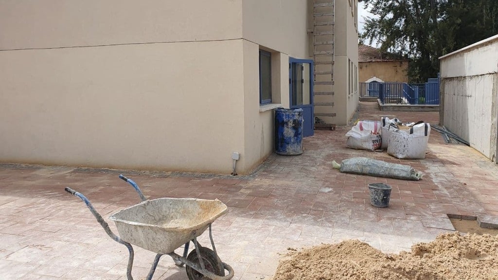 צילום: ליהי קרופניק בית הספר "שפרירים" המחודש בקריית חיים אשר עדיין לא חונכים אותו בעקבות ויכוחים על מימון חניה