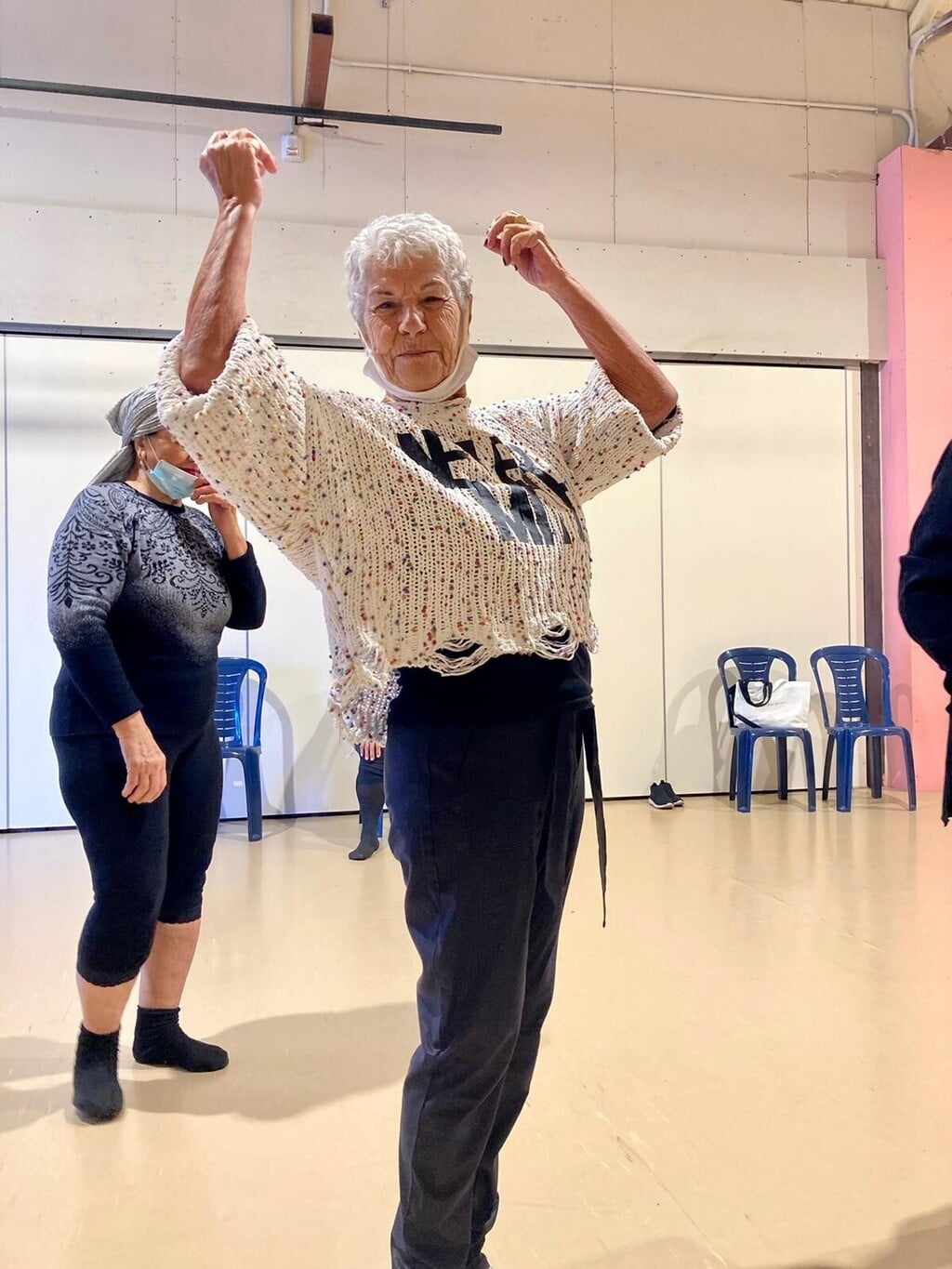 "המחול עושה לי טוב בלב ובנשמה". שרה אופק, חברת "הקבוצה" "הקבוצה"